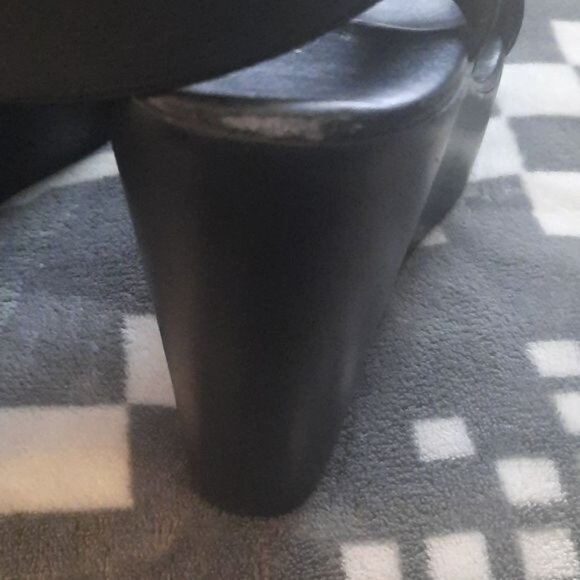 Charles David Made in Italy Black Strappy Patent Leather Sandals Size 41/9.5/10 - Picture 14 of 16